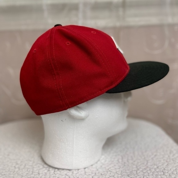 Cincinnati Reds Fitted Cap, 7-3/8 - Picture 8 of 11